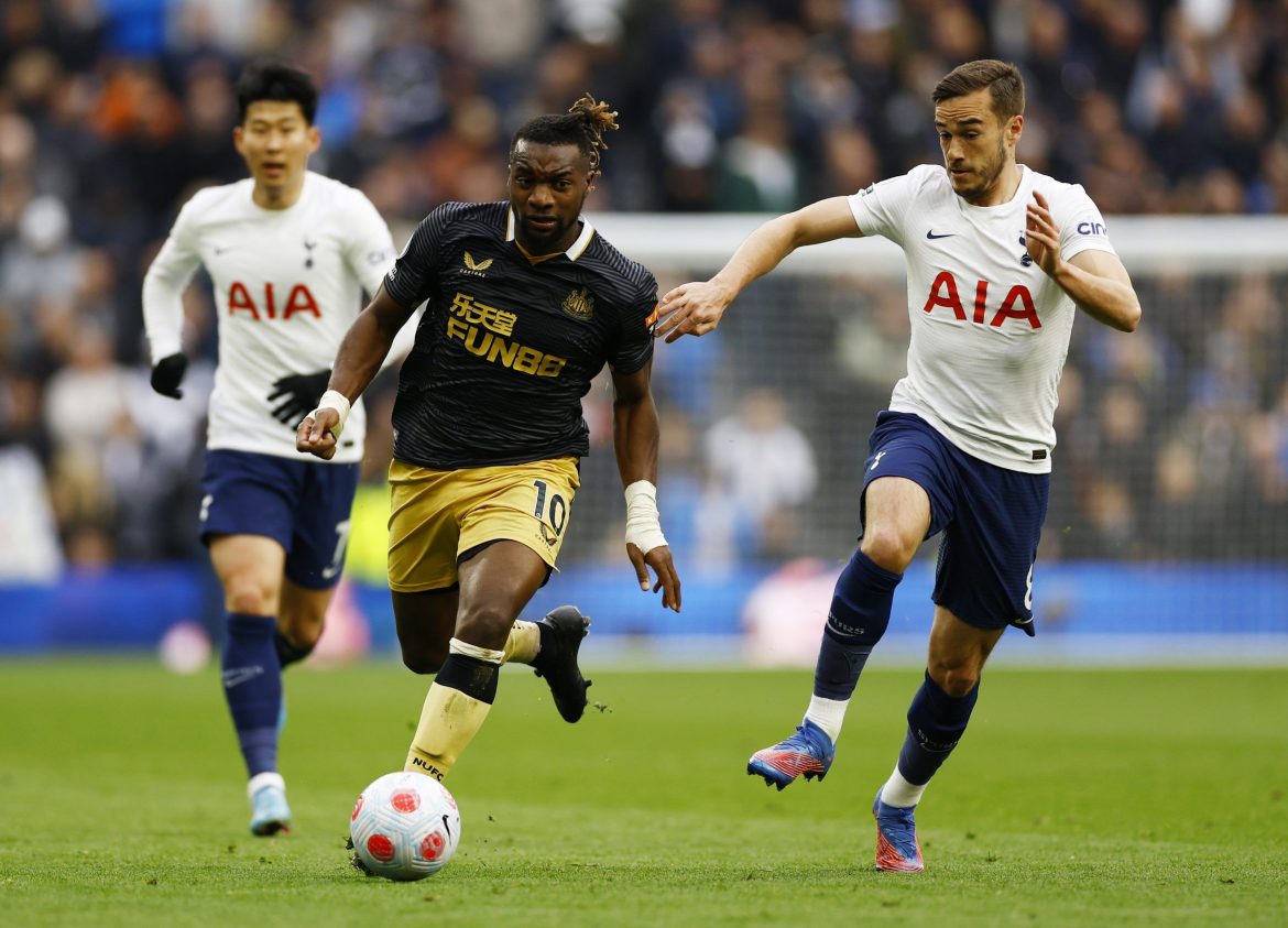 Spurs looking to sign Allan Saint-Maximin