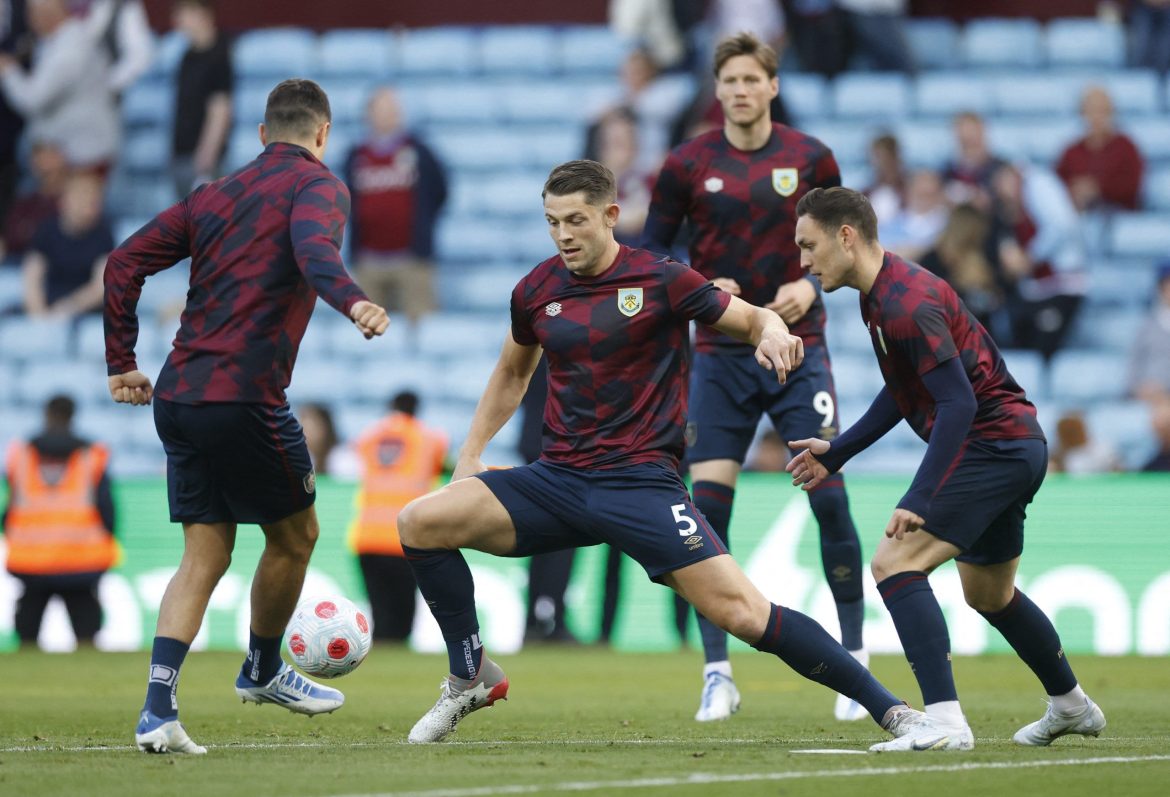 Everton eye Burnley defender Tarkowski
